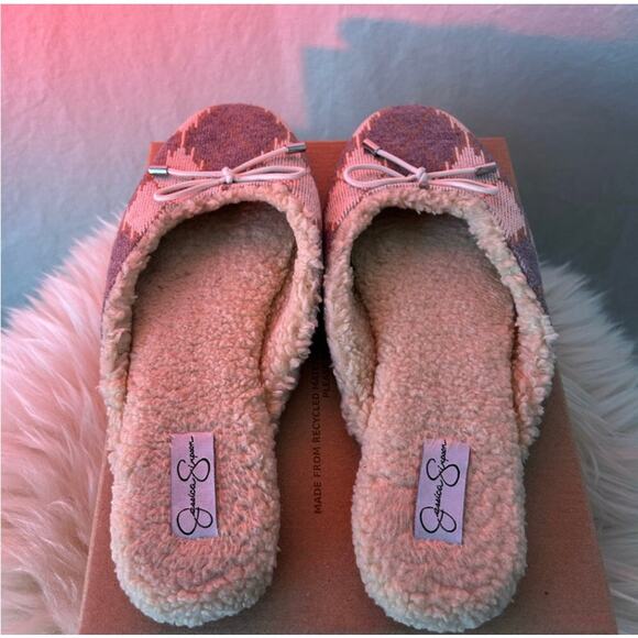 Jessica Simpson soft fuzzy slippers with bows Size 8.5 - Picture 4 of 5